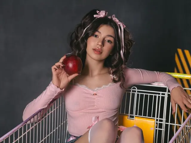 EmmieWren Porn Profile